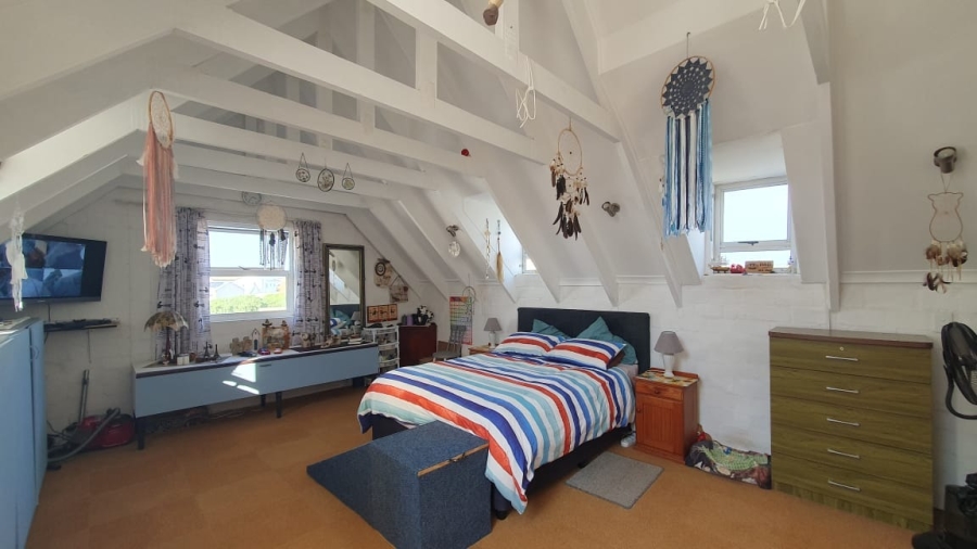5 Bedroom Property for Sale in Britannia Bay Western Cape